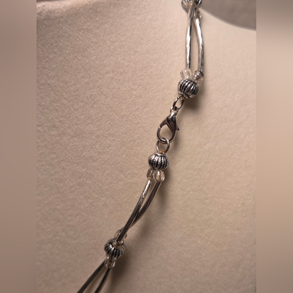 Handmade Shell & Pearl Flower Necklace - Picture 3 of 3